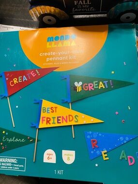 4 Mondo Llama Create-Your-Own Pennant Kit - Multi-Color M201